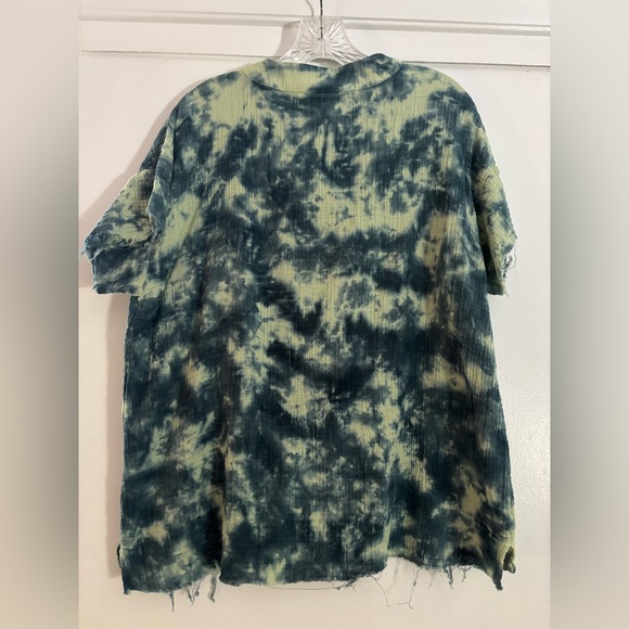 Wonderly Tie-Dye Ribbed V-Neck Top in Teal and Olive - Picture 5 of 6